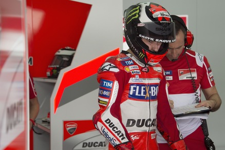 MotoGp, Lorenzo: «Moto ok, ma devo trovare il limite»