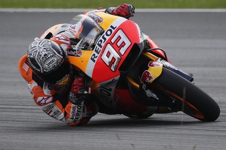 MotoGp, Marquez: «Viñales lotterà per il titolo»