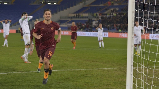 Coppa Italia, Roma-Cesena 2-1: Totti al 97', ora il derby