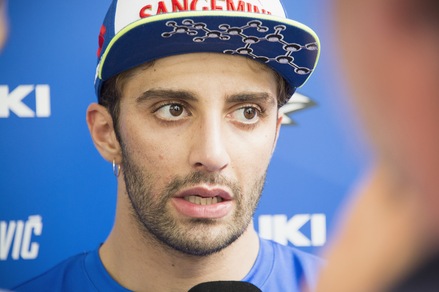 MotoGp: Iannone e Belen, una tuta per due!
