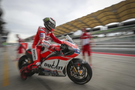 MotoGp: Ducati al comando nei test, Rossi 15°
