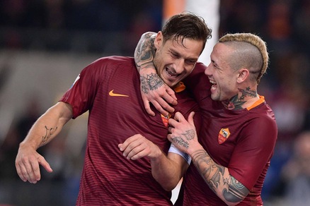 Calciomercato Roma: l’Uefa celebra Totti, futuro da scrivere