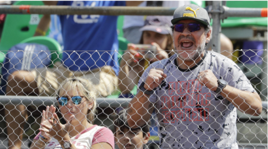 Coppa Davis, Maradona fa il tifo per l'Argentina ma vince l'Italia