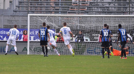 Risultati Serie B: Latina ko, Frosinone a -1 dalla vetta. Super Perugia. Solo un pari per il Pisa