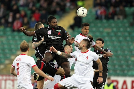 Serie B Bari-Vicenza 2-1. Nel finale decide Galano