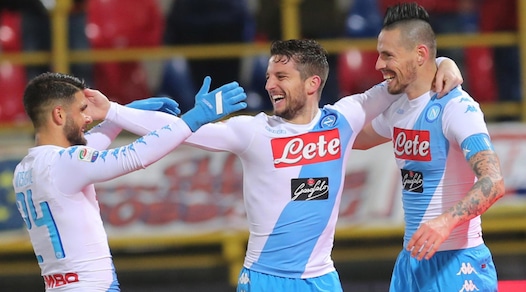 Serie A, Bologna-Napoli 1-7: triplette di Hamsik e Mertens, Sarri al 2° posto
