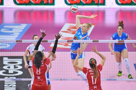 Volley: A1 Femminile, impresa Club Italia, superata la UYBA