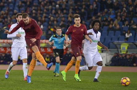 Roma, 17 gol per Dzeko: «Scarpa d'oro? Manca ancora molto»