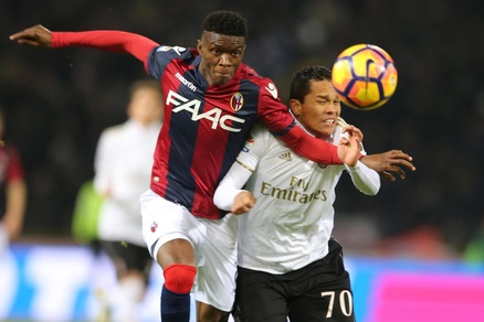 Serie A Bologna, Mbaye out per stiramento: solo terapie