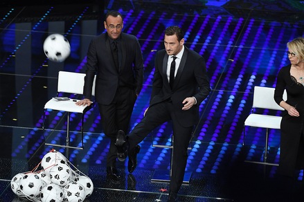 Sanremo 2017, Totti show: quante gag all'Ariston!