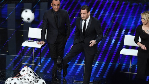 Sanremo 2017, Totti show: quante gag all'Ariston!