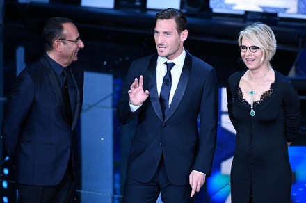 Sanremo, il "Piccione" di Totti fa discutere i social