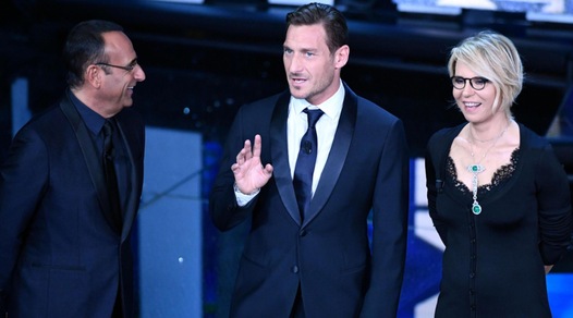 Sanremo, il "Piccione" di Totti fa discutere i social