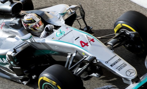 F1, in ottomila per il casco di Hamilton