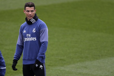 Real Madrid-Napoli, paura Cristiano Ronaldo: botta in allenamento