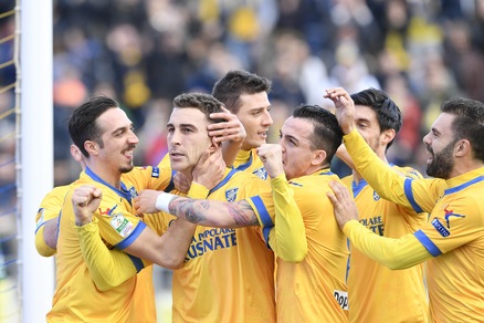 Risultati Serie B: Verona ko, Frosinone capolista. Benevento show contro il Latina