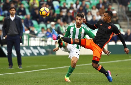Liga, Betis-Valencia 0-0: solidarietà a Zozulya