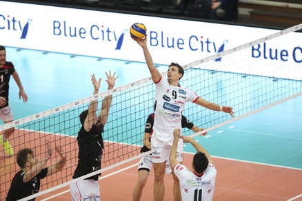 Volley: Coppa Cev, Trento soffre ma alla fine passa