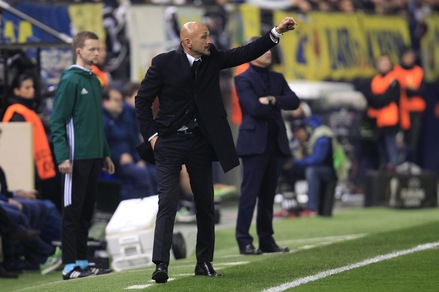 Villarreal-Roma, baci di Spalletti al tifoso che lo insulta