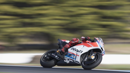 MotoGp Ducati, Lorenzo: «Passi avanti per capire la moto»