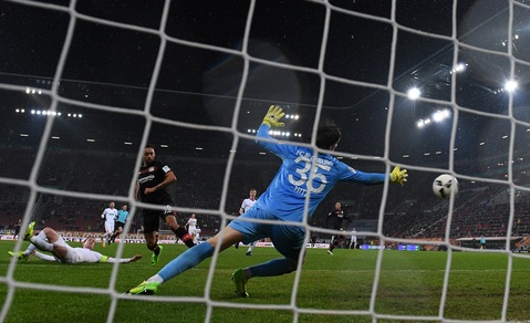 Bundesliga, Bayer Leverkusen in ripresa: 3-1 all'Augsburg
