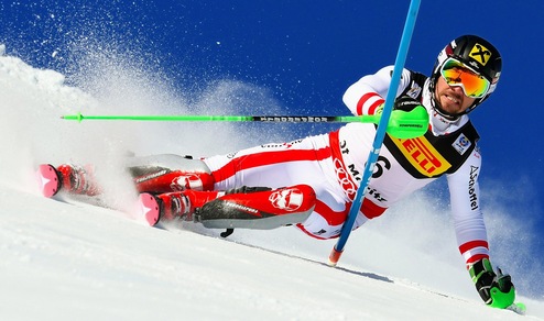 Sci, St. Moritz: l'Austria domina la prima manche di slalom. Male gli azzurri