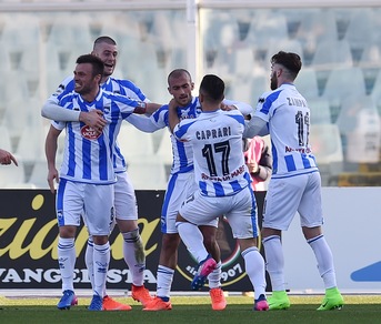 Risultati Serie A: Pescara show, Zeman travolge il Genoa. Pari Sampdoria, Sassuolo ok