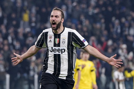 Juventus, Higuain prepara lo show in Europa