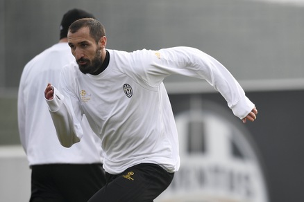 Juventus, Chiellini e Barzagli recuperati per Porto