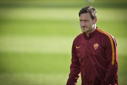 Roma, Totti si scalda per il Villarreal