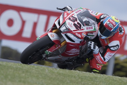 Sbk Aprilia, Savadori: «Stiamo migliorando»