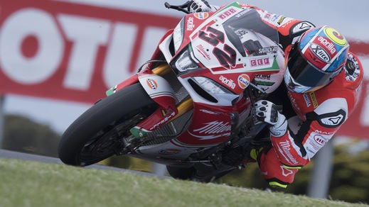 Sbk Aprilia, Savadori: «Stiamo migliorando»