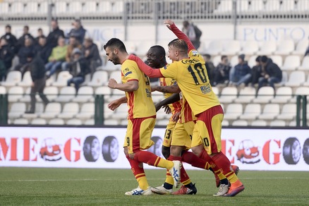 Diretta Benevento-Spezia, probabili formazioni e tempo reale ore 20.30