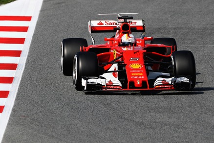 F1, test Barcellona: Vettel il più veloce all’intervallo
