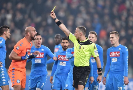 Napoli, Reina: «Risultato condizionato dall'arbitro, ha visto tutta Italia»