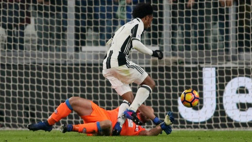 Cuadrado: «Travolto da Reina, non potevo segnare»