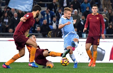 Lazio-Roma, la moviola: il gol annullato a Immobile era fuorigioco