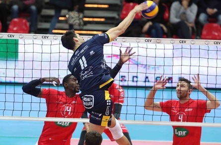 Volley: Coppa Cev, Trento travolgente al PalaBanca