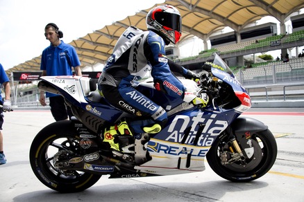 MotoGp, frattura della clavicola per Barbera