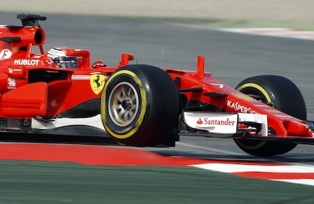 F1 Ferrari, Raikkonen è un fulmine a Barcellona