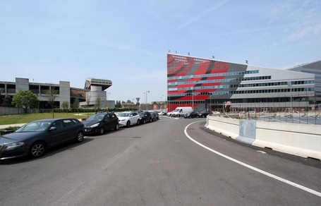 Milan cinese, è caos. Ora la proroga è un rebus