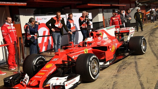 F1, Vettel vola nei test: crolla la quota per il trionfo