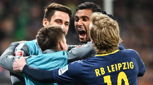 Bundesliga: Augsburg-Lipsia 2-2, occasione Dortmund