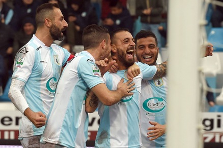 Serie B, l'Entella spegne il Bari, crollo dell'Avellino
