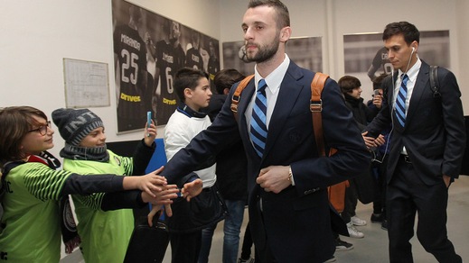 Inter, a Cagliari out Brozovic