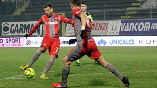 Lega Pro Olbia-Cremonese 1-3. I grigiorossi accorciano dalla vetta