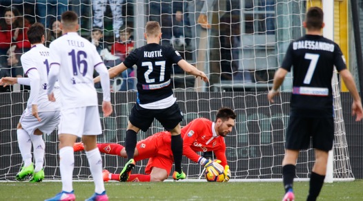 Serie A, Atalanta-Fiorentina 0-0: muro Tatarusanu, Napoli a +5