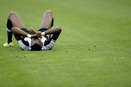 Fofana, frattura del perone dopo un contrasto con Alex Sandro