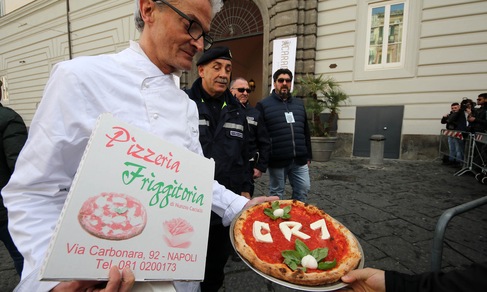 Festa a Napoli per il Real Madrid. E spunta la pizza CR7