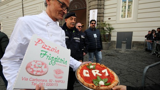 Festa a Napoli per il Real Madrid. E spunta la pizza CR7